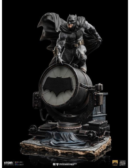 DC Comics - Batman On Batsignal Snyder Justice League 1/10