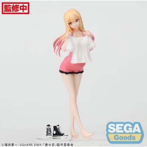 My Dress-Up Darling Marin Kitagawa Trying On Luminasta 