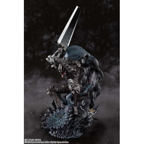 Figurine Berserker Guts Armure du Berserker Figuarts Zero Touche Metallique