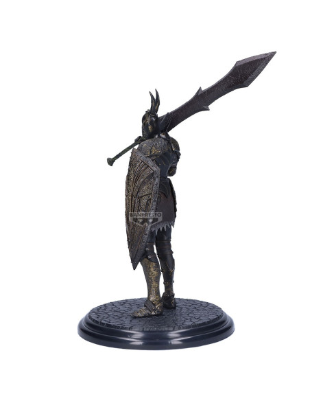 Profil de la figurine Black Knight, montrant les détails de l'armure et les motifs