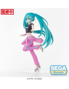 Figurine Hatsune Miku Desktop x Decorate de face, dans le costume Berry et une pose sportive 2
