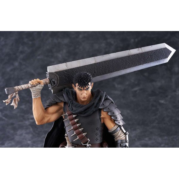 Figurine de Berserk Guts en gros plan sur le visage