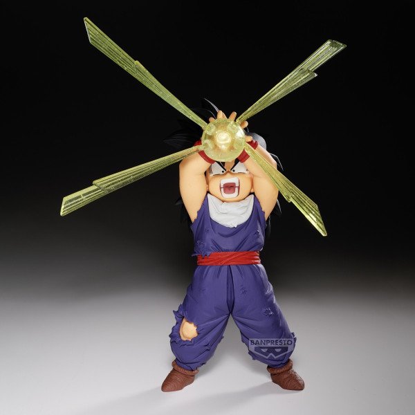Gohan enfant brandissant l'orbe d'énergie du Masenko – version GX Materia.