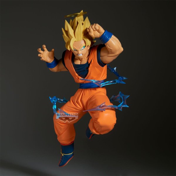 Vue de profil de la figurine Goku Match Makers montrant la pose de combat dynamique