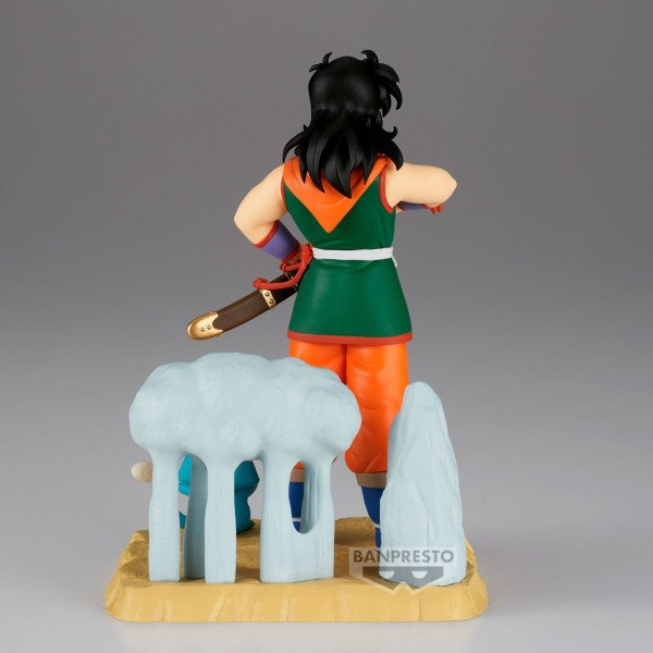 Vue arrière de la figurine Yamcha History Box montrant les détails du socle rocheux