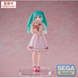 Figurine Hatsune Miku robe rose avec ourson peluche SEGA - Vue de face