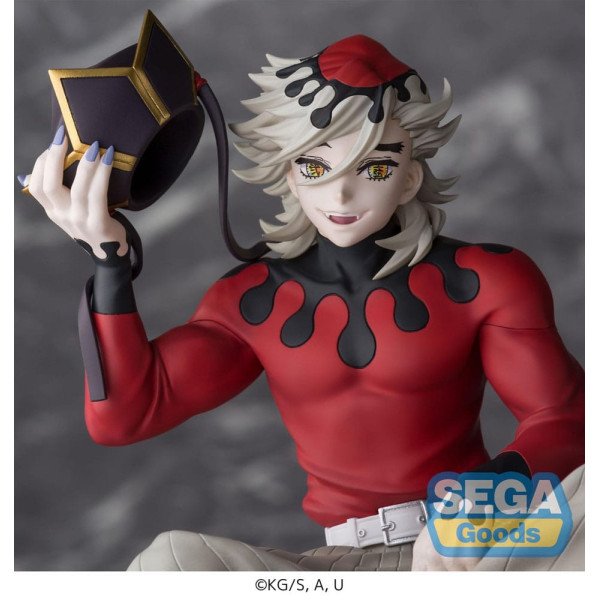 Gros plan sur le visage et les yeux de Doma statuette Perching Kimetsu no Yaiba