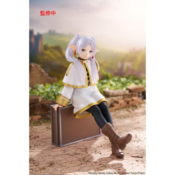 Vue alternative de la figurine Frieren Desktop Cute Figure Trunk Case Ver. avec décor paysage lumineux