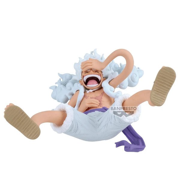 Figurine King of Artist Monkey D. Luffy Gear 5 (One Piece) de Banpresto, vue de face en contre-plongée avec grand sourire.