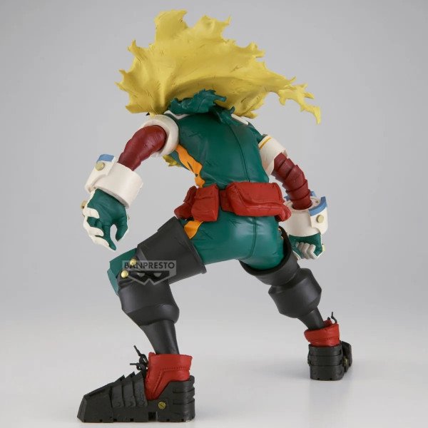 Figurine Grandista Izuku Midoriya (My Hero Academia) Banpresto, vue arrière avec foulard jaune.