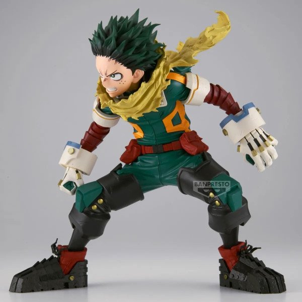 Figurine Grandista Izuku Midoriya (My Hero Academia) Banpresto, vue de profil gauche en combat.