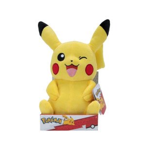 Peluche Pikachu Winking (Pokémon) Jazwares, vue de face avec clin d'œil et sourire. 2
