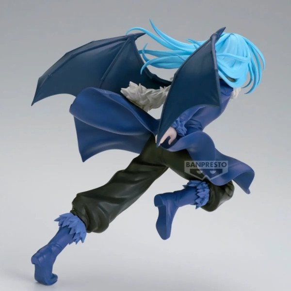 Figurine Espresto Rimuru Tempest (Slime) Banpresto, vue arrière en mouvement avec ailes et cheveux flottants.
