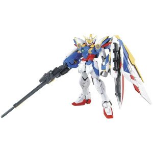 Gunpla MG 1/100 Wing Gundam Ver. Ka Bandai, vue de face en legere contre-plongee. 2