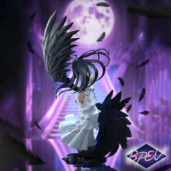 Figurine Banpresto Evolve Albedo Empress of Darkness Ver. (Overlord), vue arrière avec lune violette.