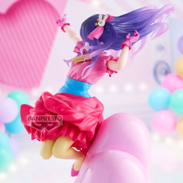 Figurine Ai Oshi no Ko Espresto Poppin' Heart de Banpresto, vue arrière avec cheveux violets et robe rose.