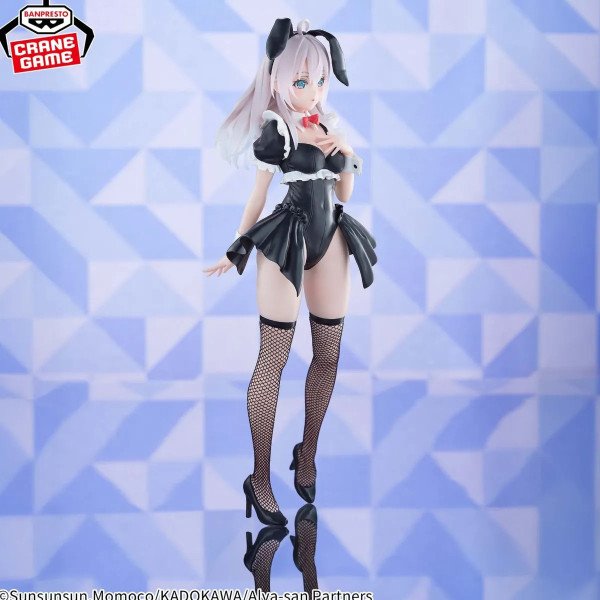 Figurine Alya Glitter & Glamours de Alya Sometimes Hides Her Feelings in Russian, vue trois quarts avec collants résille.