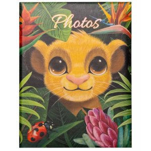 Album photo Le Roi Lion 100 pochettes 10x15 cm avec Simba au milieu d un décor jungle tropical