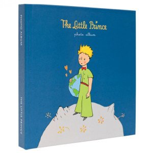 Album photo Le Petit Prince 16x16 cm avec couverture bleue illustrée du Petit Prince tenant la Terre