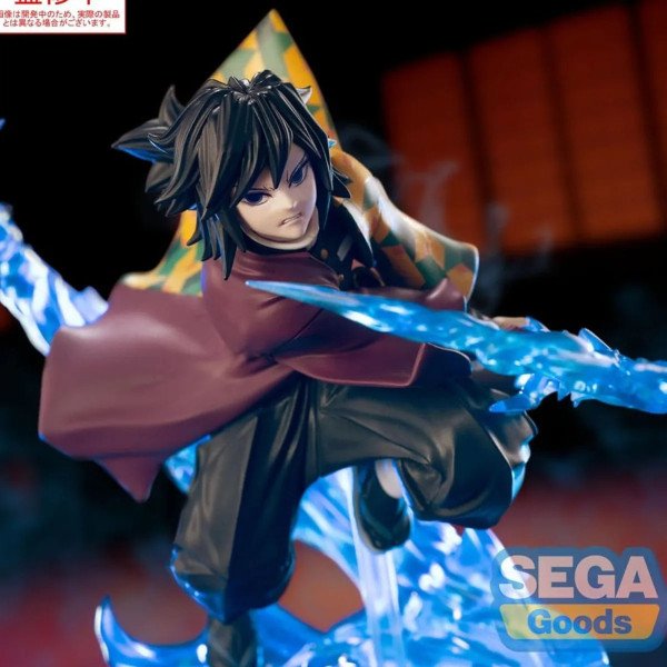 Gros plan visage Giyu Tomioka figurine Xross Link Sega avec effet d’eau Demon Slayer