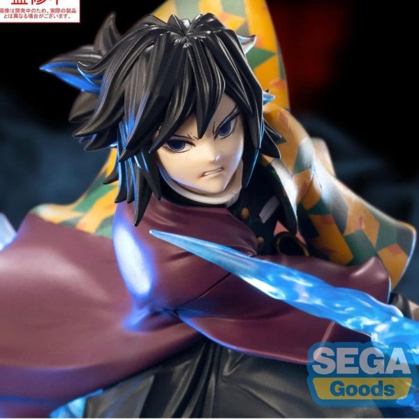 Detail du visage de Giyu Tomioka figurine Xross Link Sega expression intense Demon Slayer