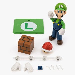 Figurine Luigi S.H. Figuarts de Super Mario en pose statique, vue trois quarts sur fond blanc 2