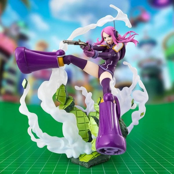 Statuette Jewelry Bonney Figuarts ZERO Extra Battle One Piece pose de tir, vue trois quarts gauche bottes violettes imposantes