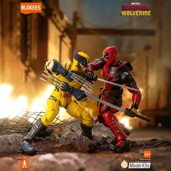 Deadpool Blokees Champion Class 04 en affrontement avec Wolverine dans une scène de combat