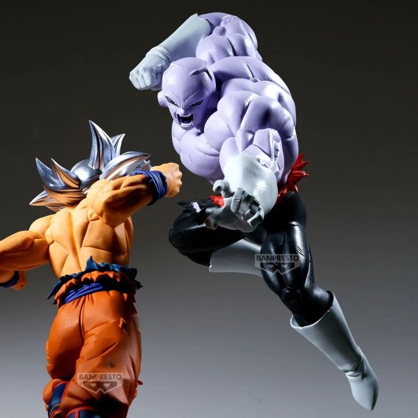 Figurine Jiren Banpresto Match Makers face à Son Goku Ultra Instinct dans une scène de combat