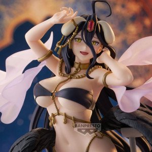 Figurine Albedo Arabian Nights de Overlord par Banpresto, vue de face en décor oriental lumineux 2