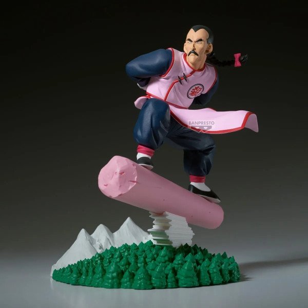 Figurine Tao Pai Pai History Box de Dragon Ball par Banpresto, debout sur un tronc rose au-dessus d’une forêt