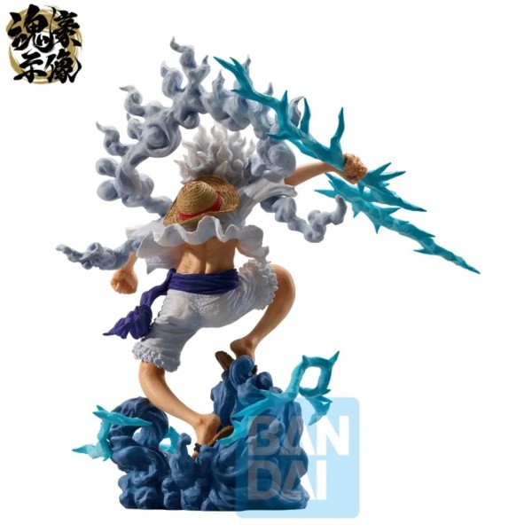 Figurine Luffy Gear 5 Ichibansho EX Devils Vol.3 de One Piece vue de dos avec nuages et eclairs bleus