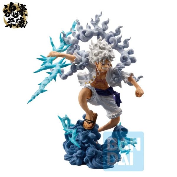 Figurine Luffy Gear 5 Ichibansho EX Devils Vol.3 de One Piece en vue trois quarts gauche avec effets nuageux