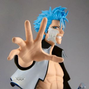 Figurine Grimmjow Jaegerjaques Maximatic Banpresto vue de face entière, bras tendu, torse nu et zanpakuto à la taille 2