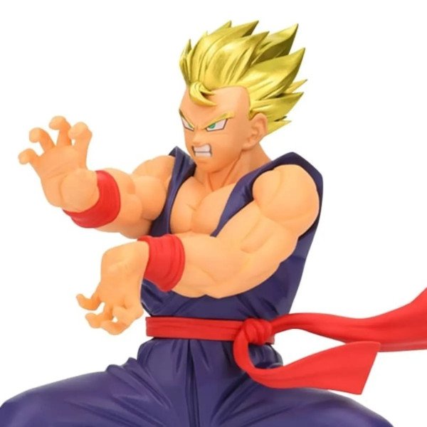 Gros plan sur Son Gohan Super Saiyan Blood of Saiyans, cheveux dorés, regard tendu et mains prêtes à l’attaque.