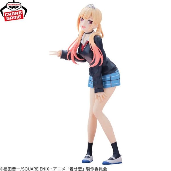 Figurine Marin Kitagawa Cultural Festival Ver. en tenue scolaire, pose souriante avec signe de la main.