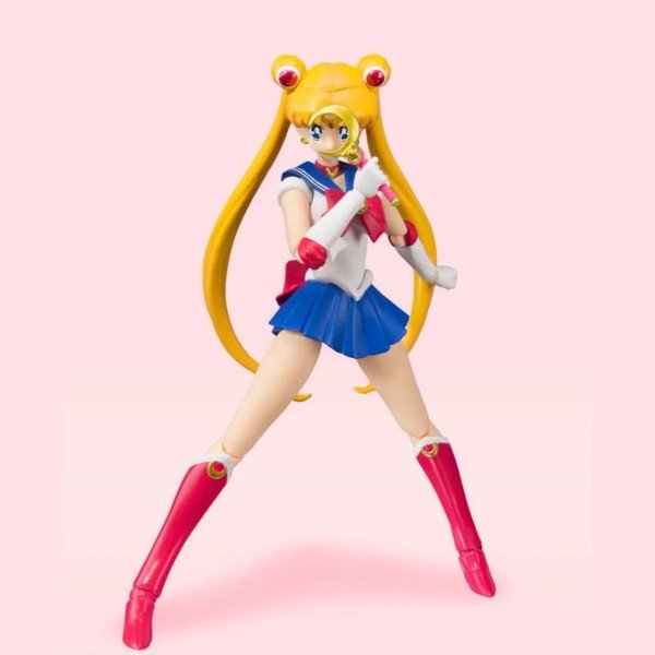 Sailor Moon en figurine S.H. Figuarts Animation Color Edition, main levée et tenue classique.