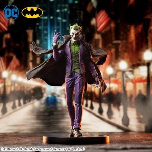Figurine Joker ACT/CUT Vivid Ver par Sega, costume violet et manteau noir sur fond blanc. 2