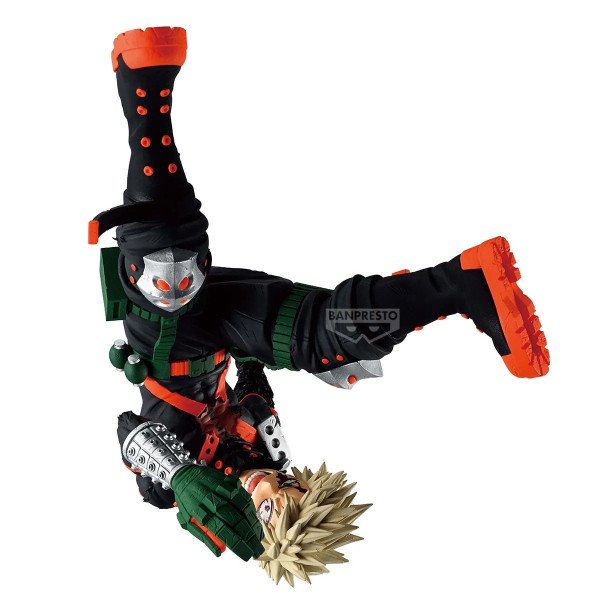 Vue de profil de la figurine Katsuki Bakugo Maximatic Banpresto en pose renversée dynamique.