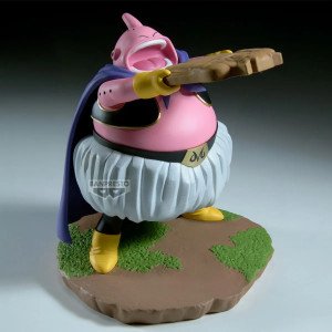 Figurine Majin Buu History Box Banpresto de Dragon Ball Z sur socle rocheux, vue de trois quarts. 2
