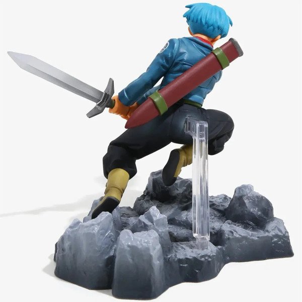 Figurine Trunks Soul X Soul Banpresto Dragon Ball Super vue de dos avec épée et fourreau