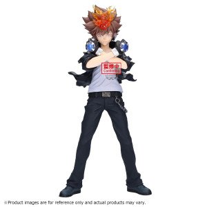 Figurine Tsunayoshi Sawada Grandista Banpresto Reborn vue de face avec bras croisés