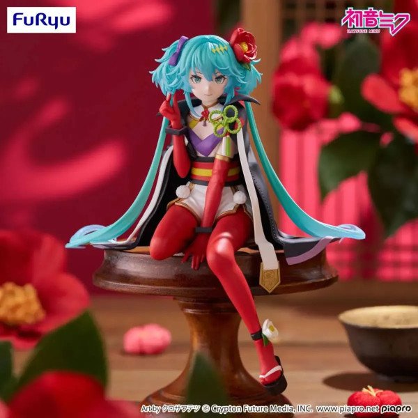 Figurine Hatsune Miku Flower Fairy Camellia FuRyu exposée dans un décor floral rouge