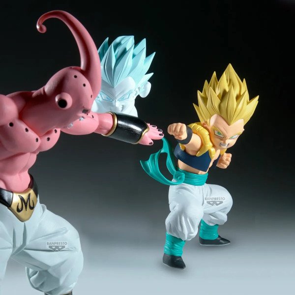 Gotenks Super Saiyan Match Makers face à Majin Buu dans une scène de combat Dragon Ball Z