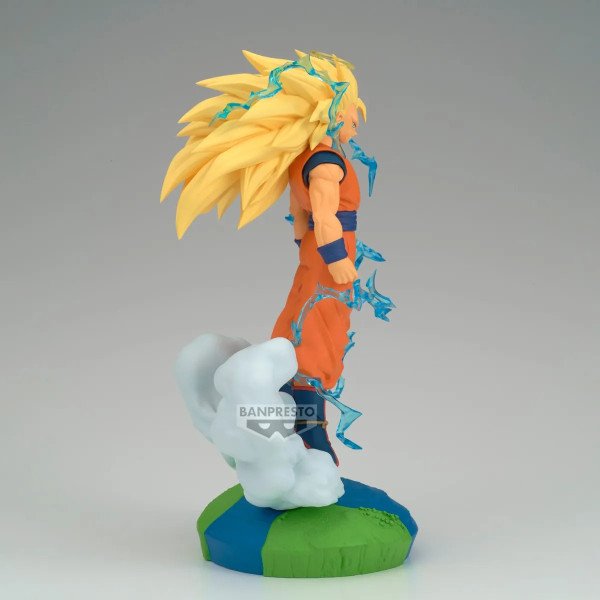 Figurine Son Goku Super Saiyan 3 History Box vue de profil avec nuage