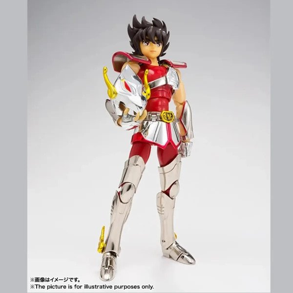 Seiya de Pégase Saint Cloth Myth tenant son casque de l’armure V1