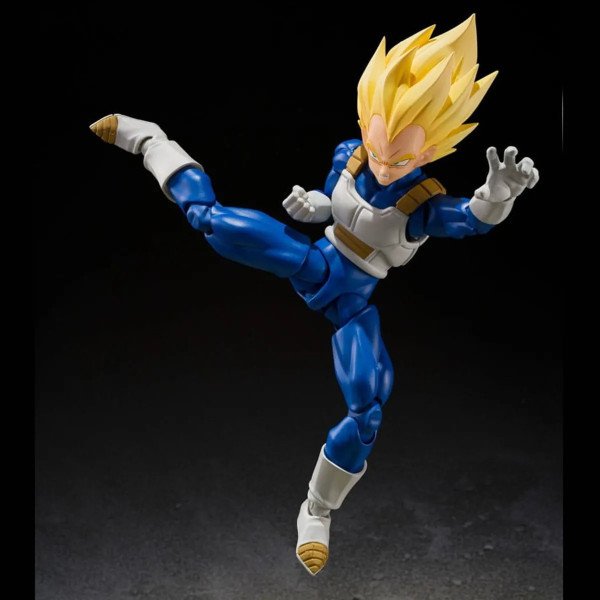 Figurine Vegeta Dangerous Pride S.H.Figuarts en coup de pied sauté