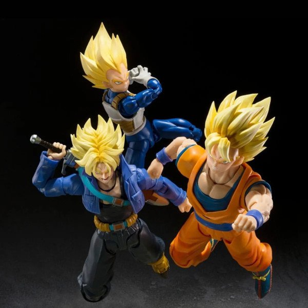 Figurine Vegeta Super Saiyan Dangerous Pride avec Goku et Trunks en pose d action