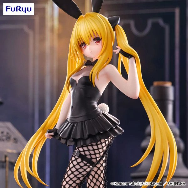 Détail de la figurine Konjiki no Yami BiCute Bunnies en tenue noire et collants résille