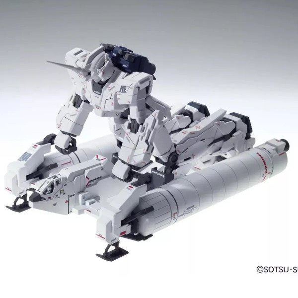 RX-0 Full Armor Unicorn Gundam Ver.Ka en configuration avec grands propulseurs arrière